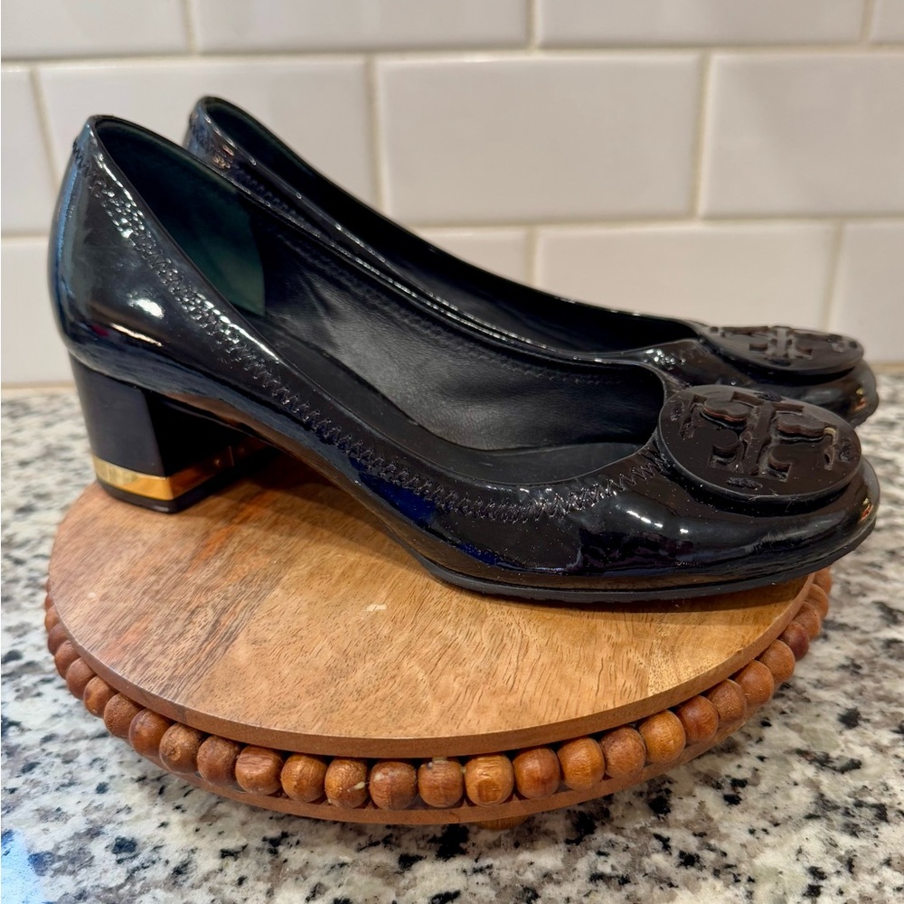 Tory Burch Amy Classic Black Patent Leather Block Heels with Gold‎ Accent Size 7